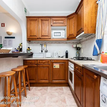 Akisol Oura Αλμπουφέιρα